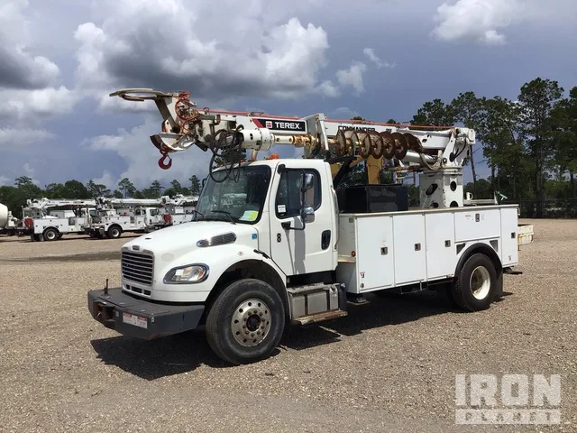 2017 Freightliner M2106