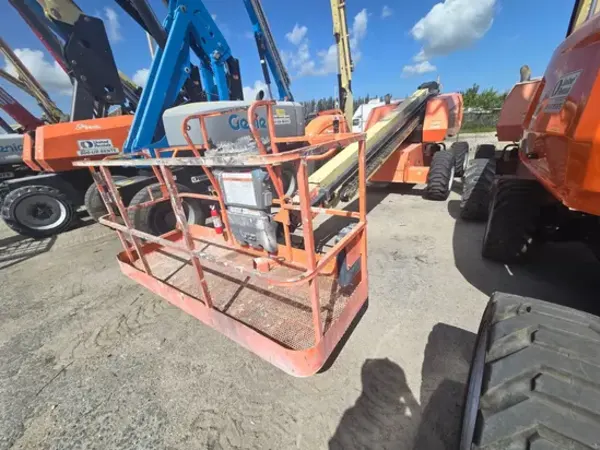 2017 JLG 600S