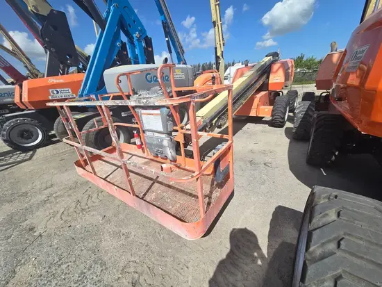 2017 JLG 600S