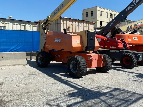 2013 JLG 800AJ-Articulating-Boom-Lift