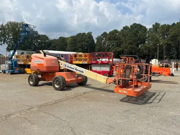 2016 JLG 400S