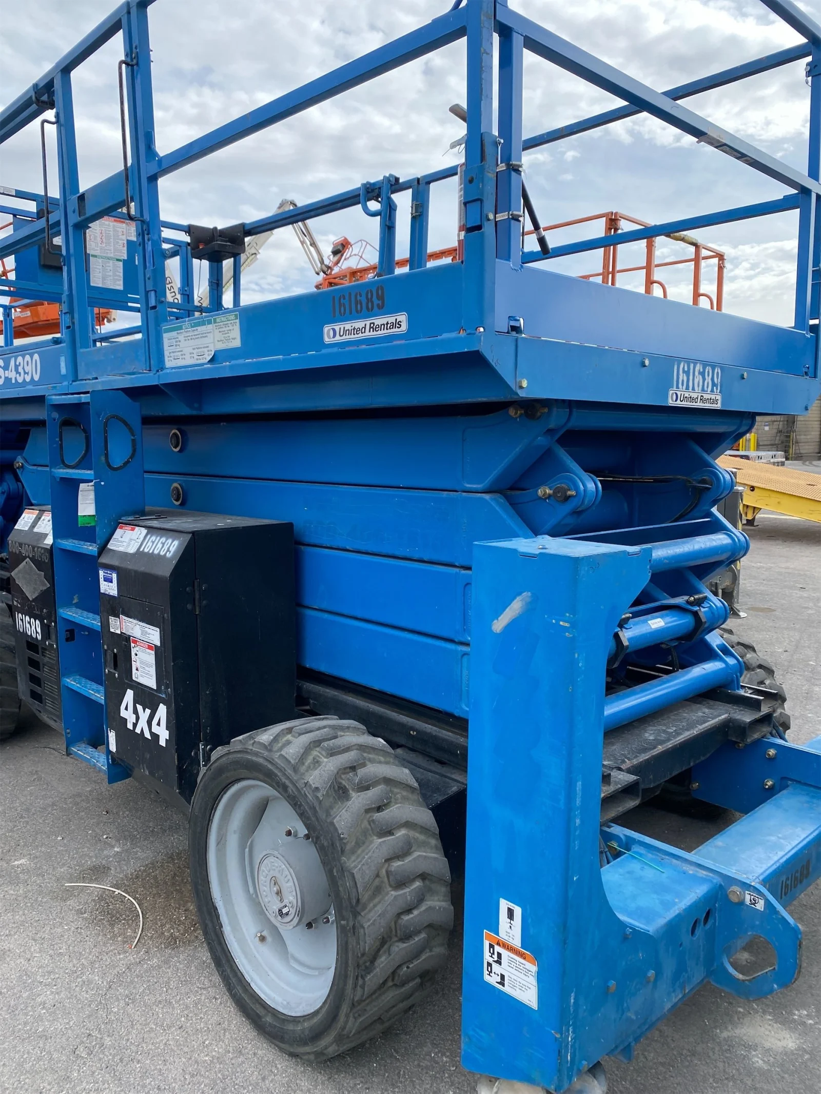 2016 Genie GS-4390 RT Rough Terrain