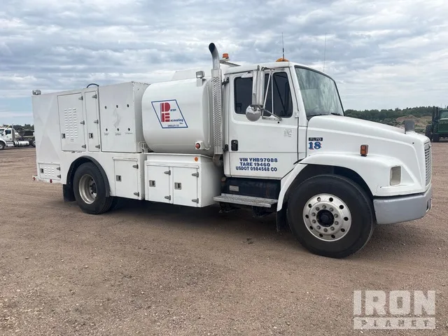 2000 Freighliner FL70