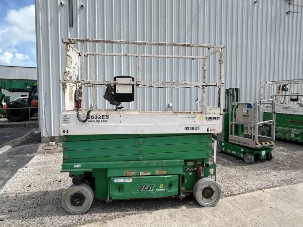 2016 JLG 2632ES