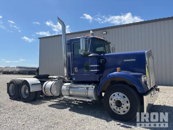 2000 Kenworth W900