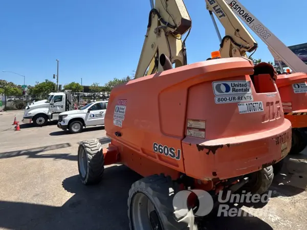 2018 JLG 660SJ