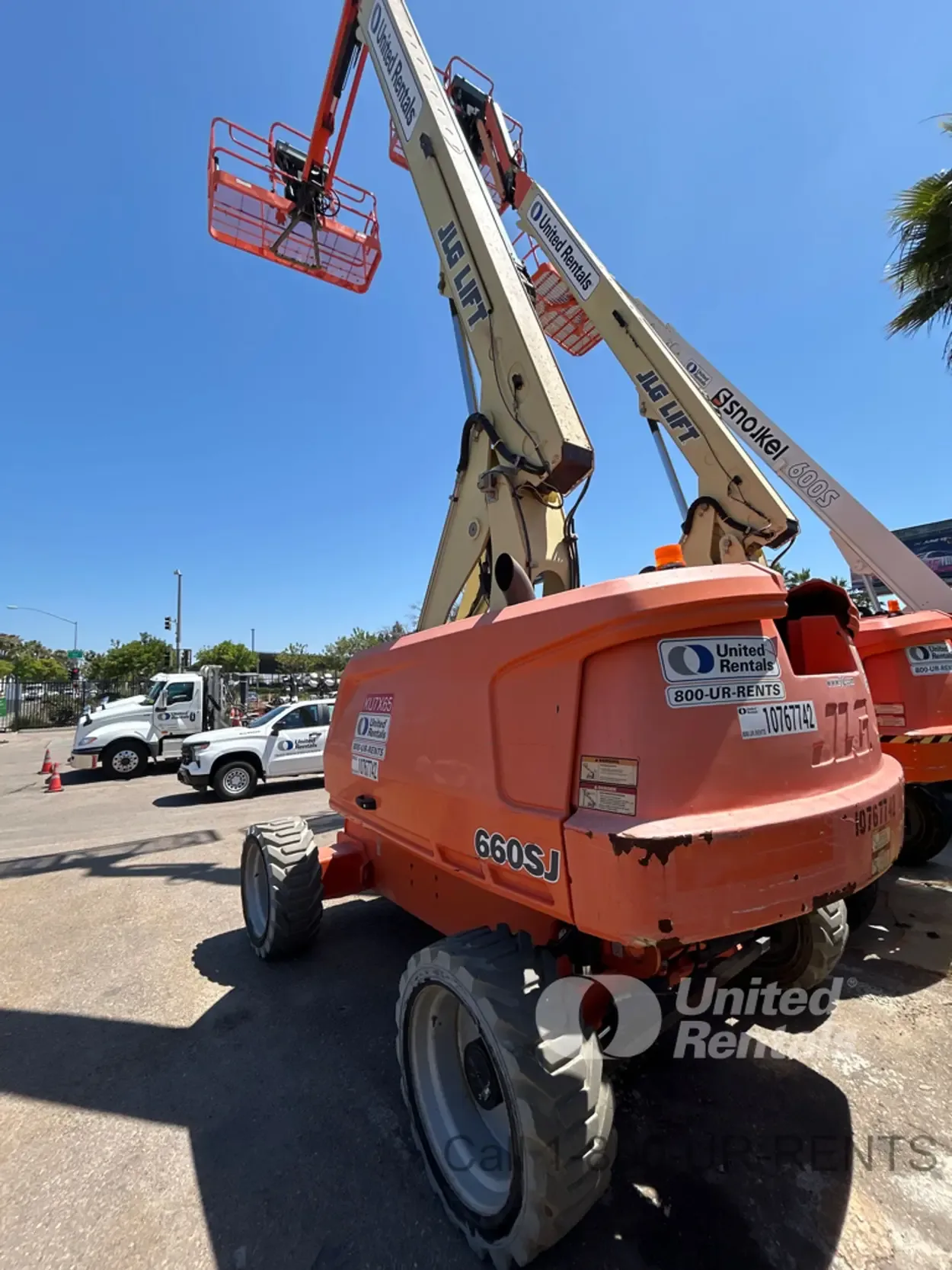 2018 JLG 660SJ