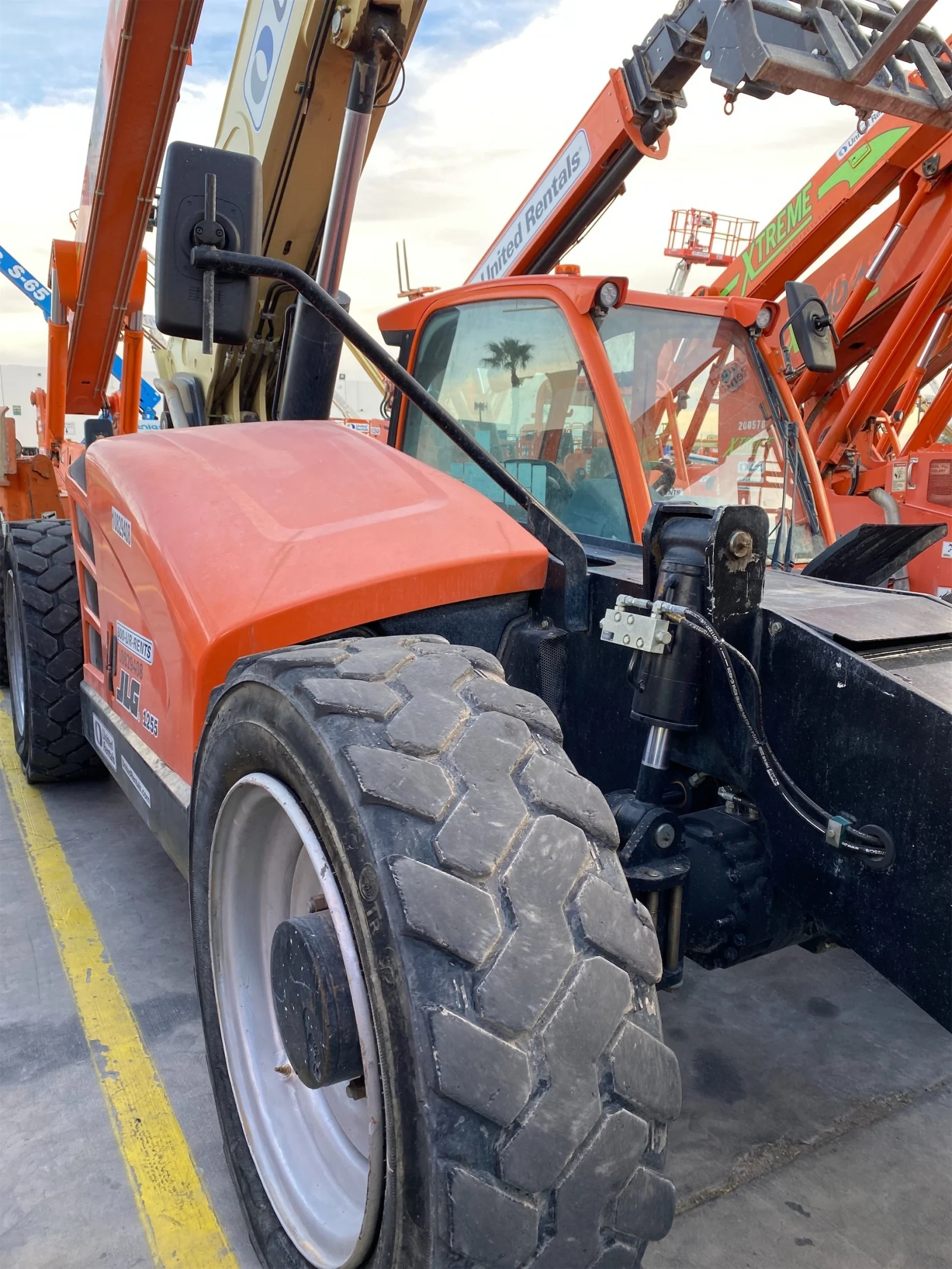 2018 JLG 1255