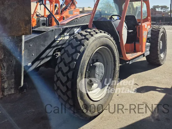 2018 JLG 1055