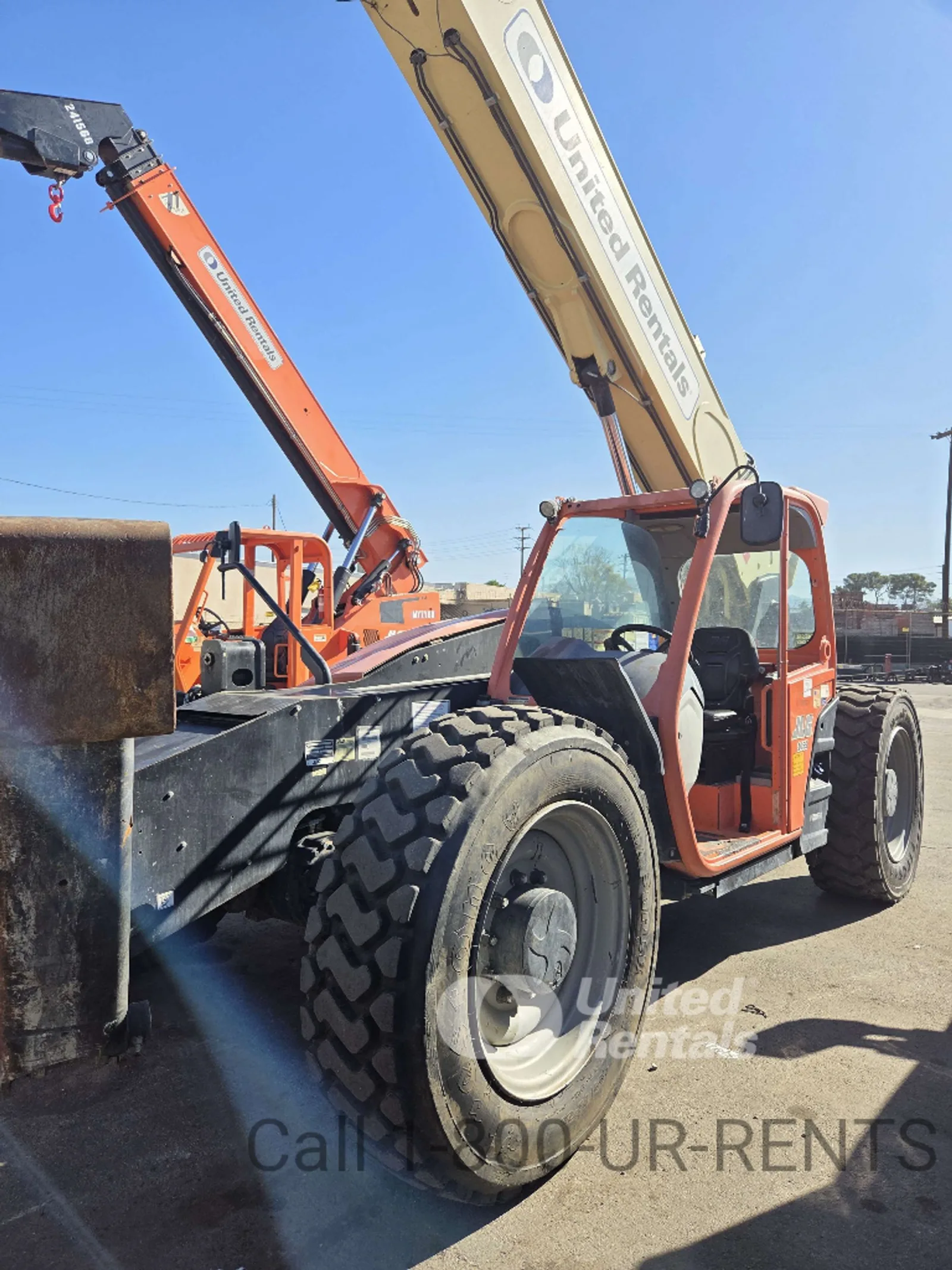2018 JLG 1055