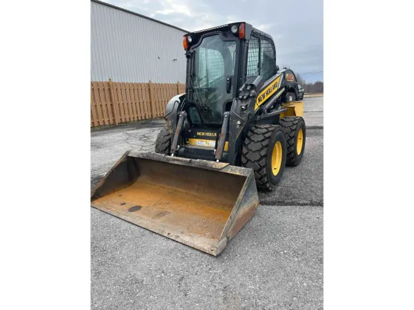 2017 NEW HOLLAND LTD. L220