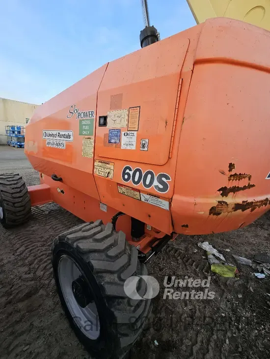 2016 JLG 600S