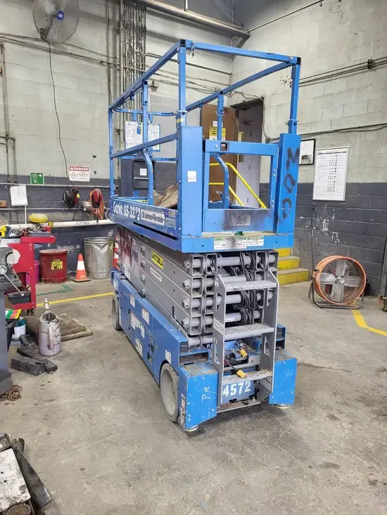2017 Genie GS-3232