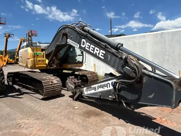 2019 John Deere 210G LC