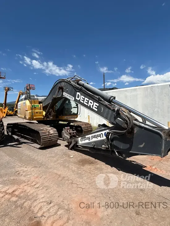 2019 John Deere 210G LC