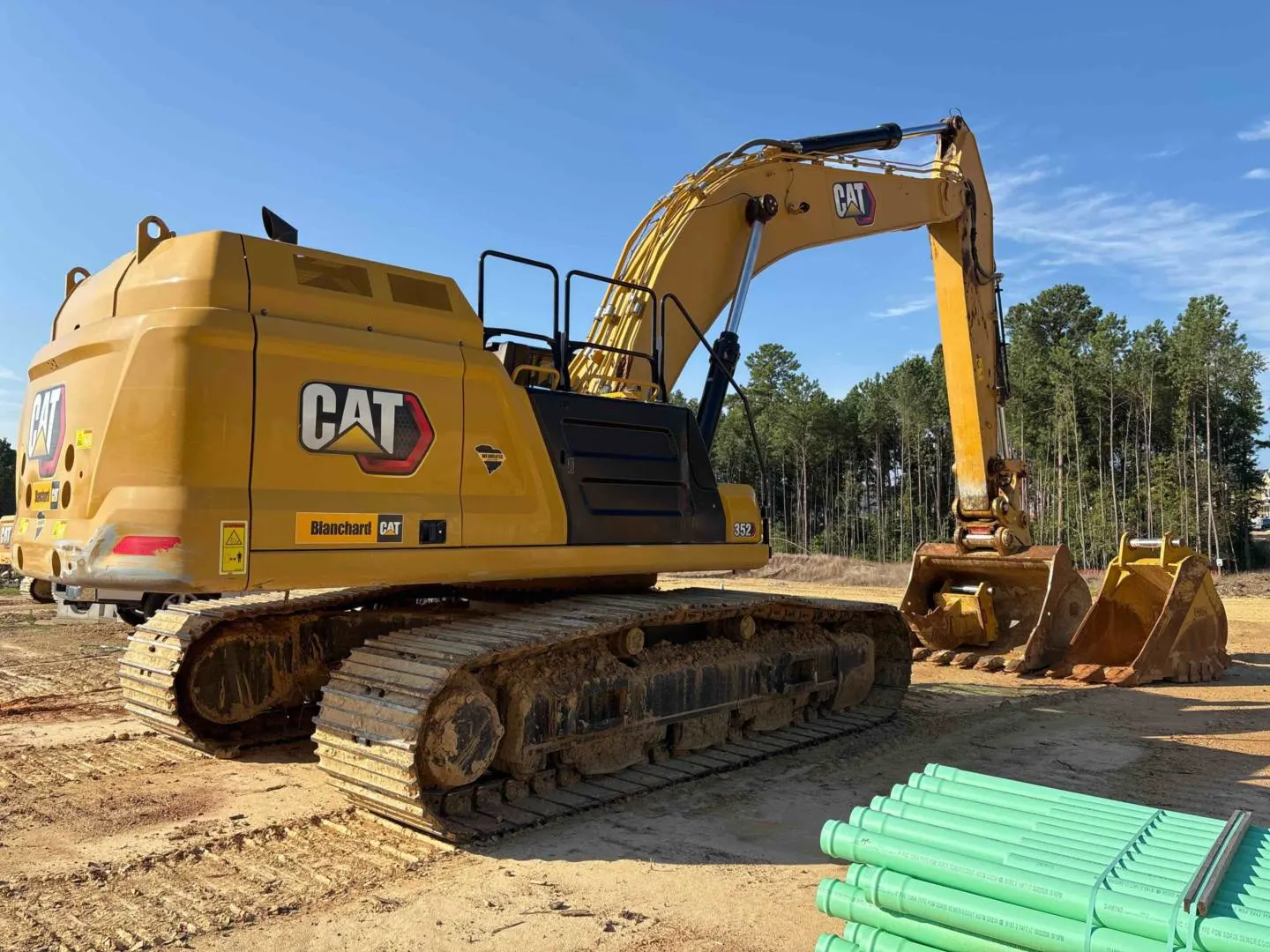 2024 Caterpillar 352