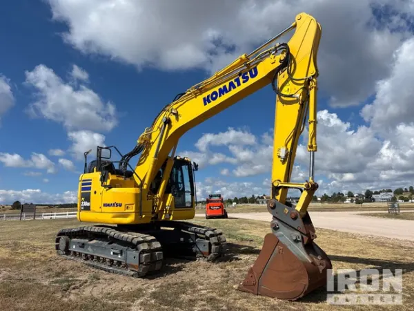 2023 Komatsu PC238USLC-11