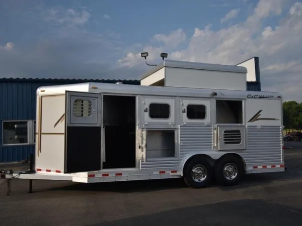 2008 C&C Trailers C and C Trailers 4 Horse Bumper Horse Trailer