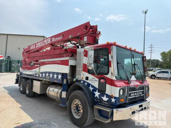 2009 Mack MRU613