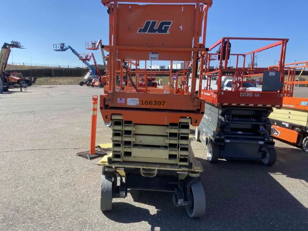 2017 JLG 3246ES