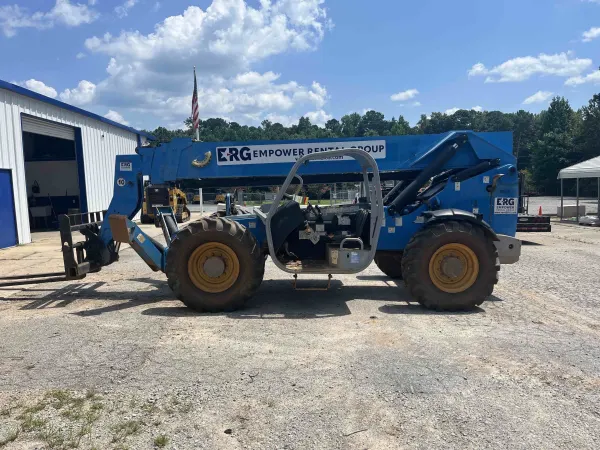 2012 Genie GTH-1056