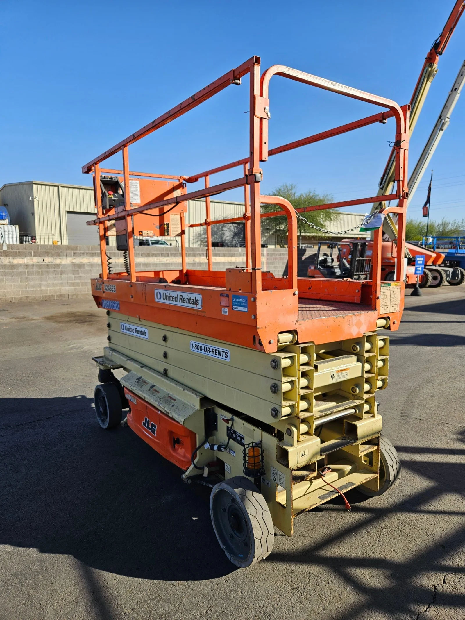 2018 JLG 3246ES