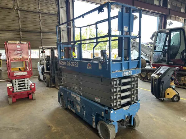 2017 Genie GS-3232