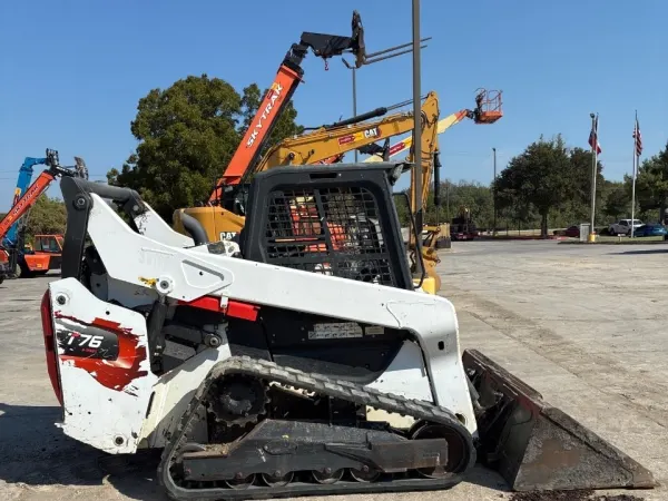 2022 Bobcat T76