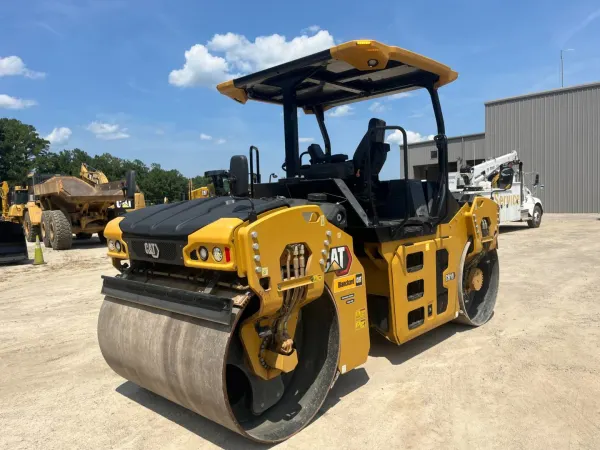 2022 Caterpillar CB10-02