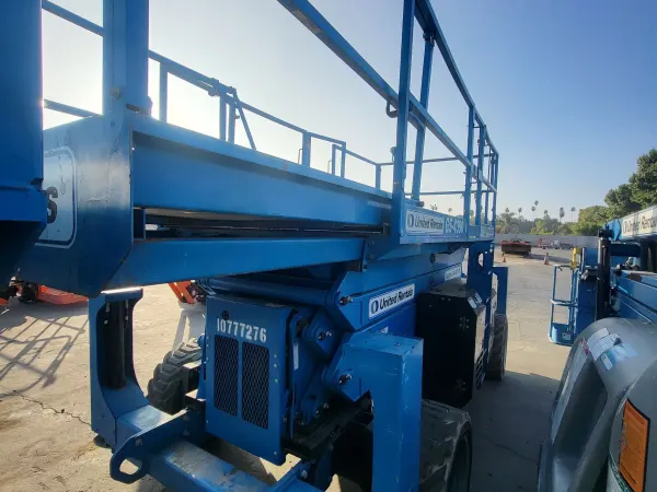 2018 Genie GS-4390 RT Rough Terrain