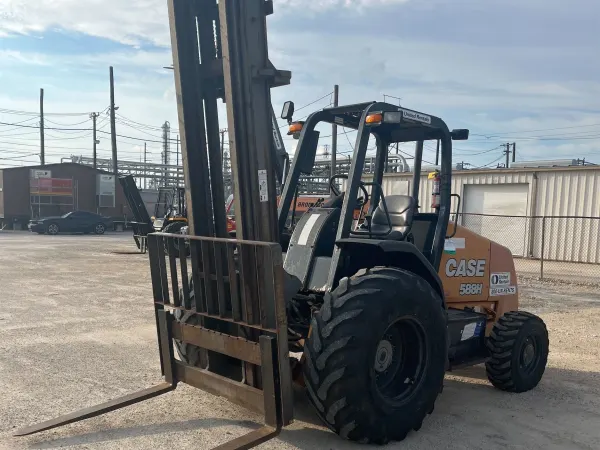 2019 Case 588H
