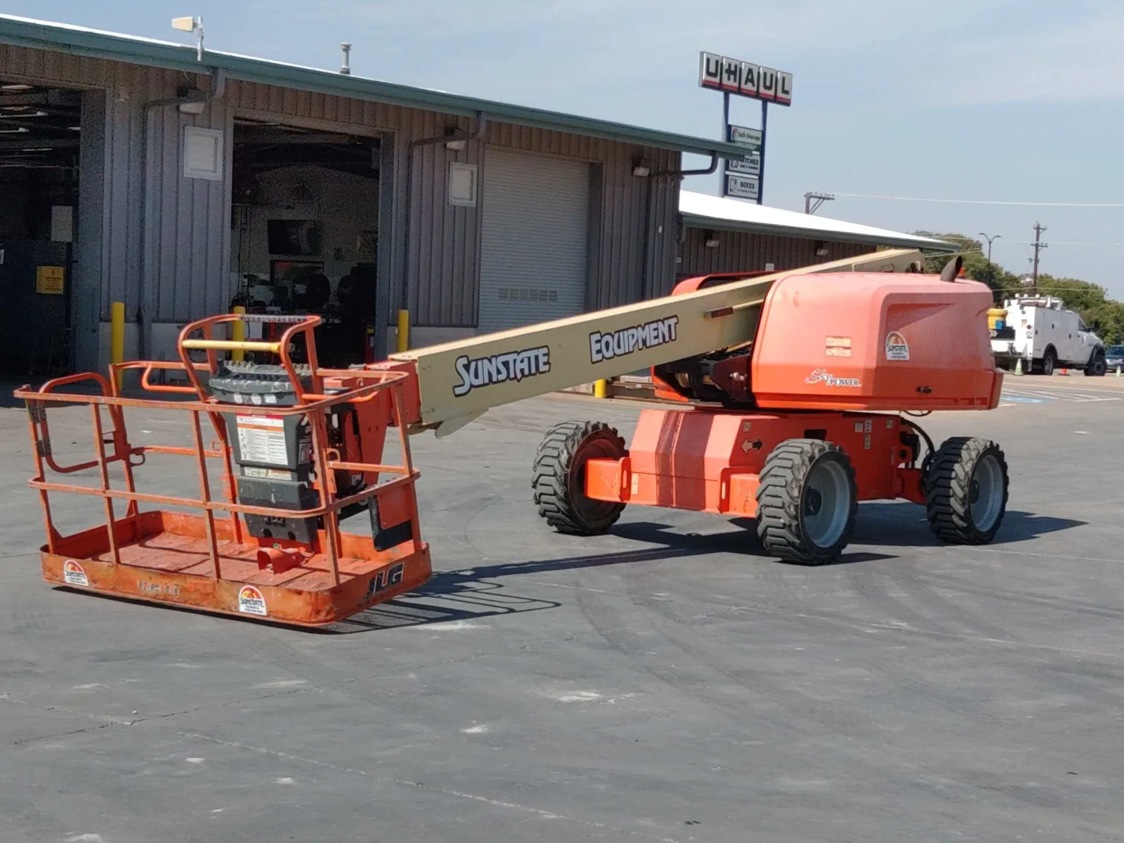 2017 JLG 600S