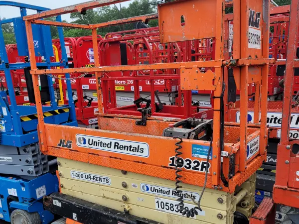 2017 JLG 1932R