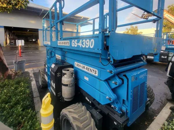 2017 Genie GS-4390 RT Rough Terrain