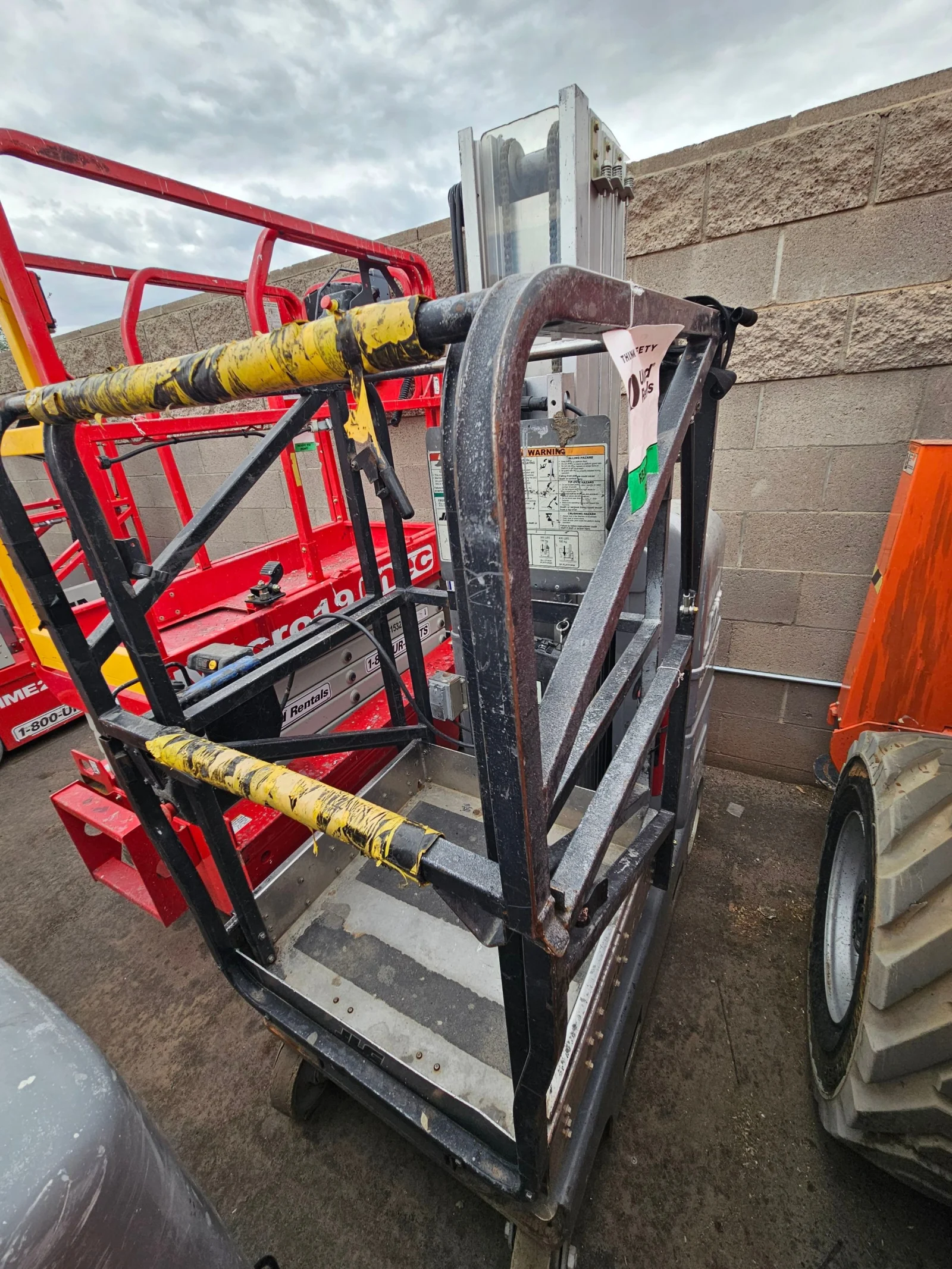 2016 JLG 20MVL Self-Propelled One-Person