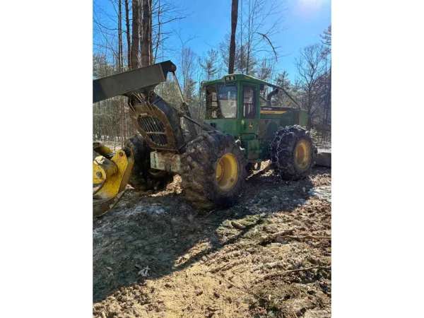 2018 John Deere 748L
