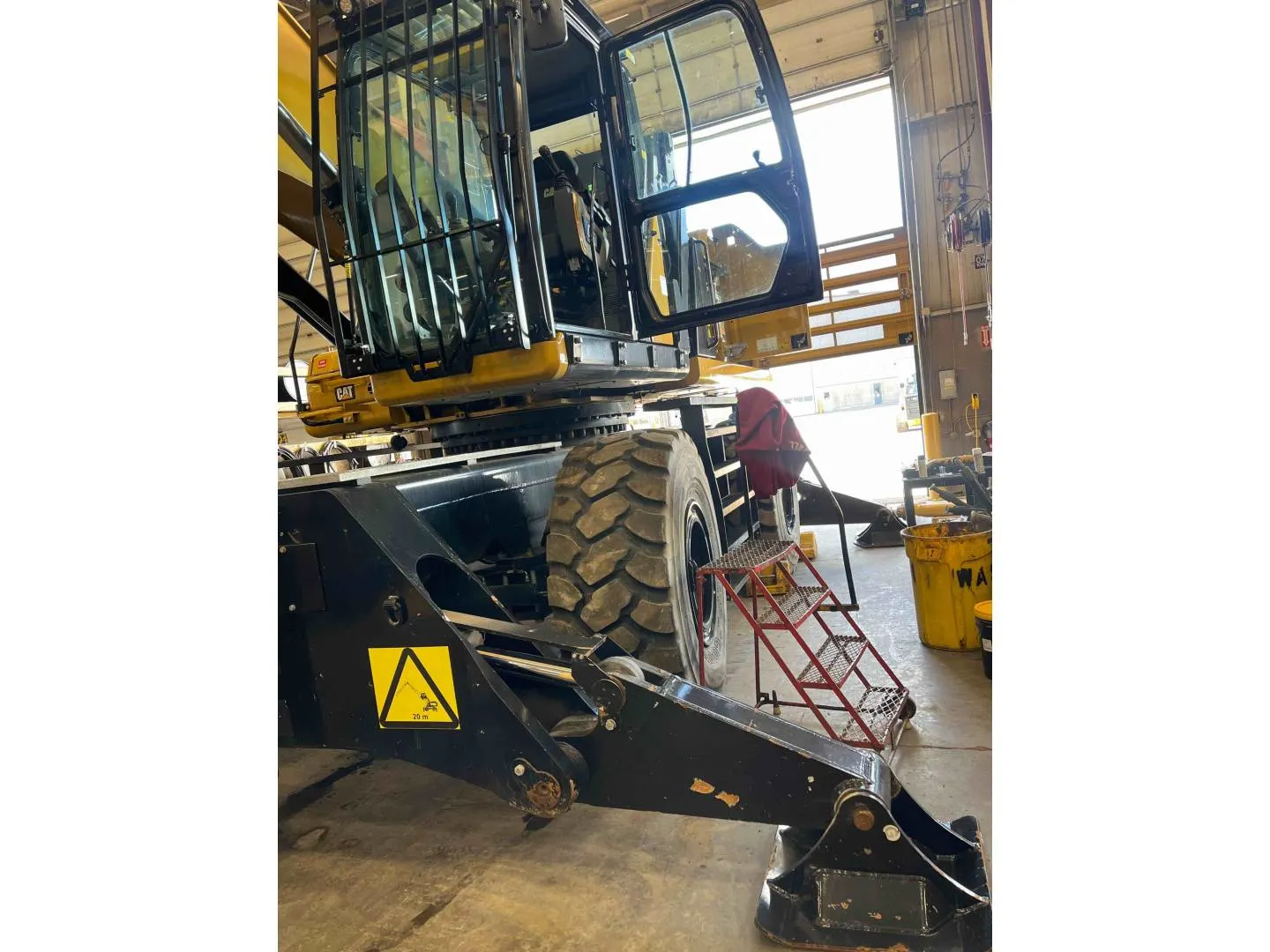 2019 Caterpillar MULTIDOCKER CH600