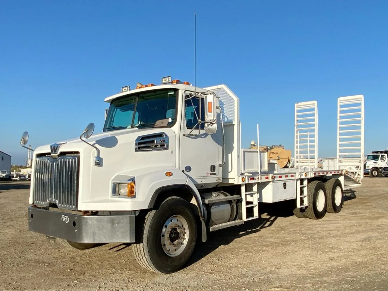 2018 WESTERN STAR 4700SB
