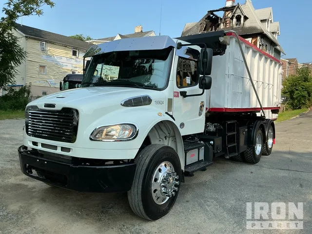 2018 Freightliner M2 106