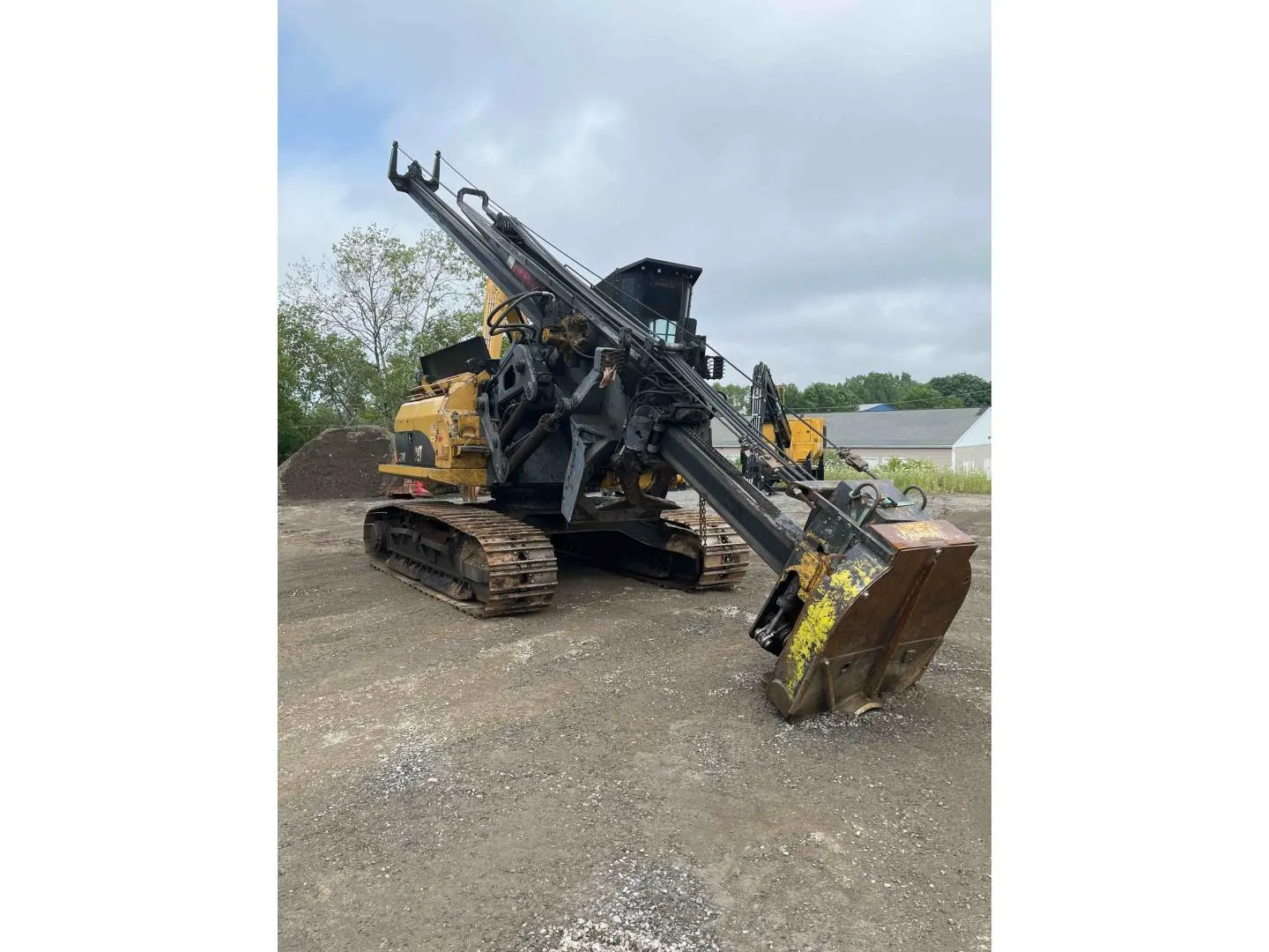 2013 Caterpillar 320D FM