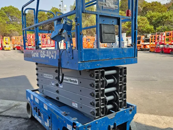 2018 Genie GS-4047