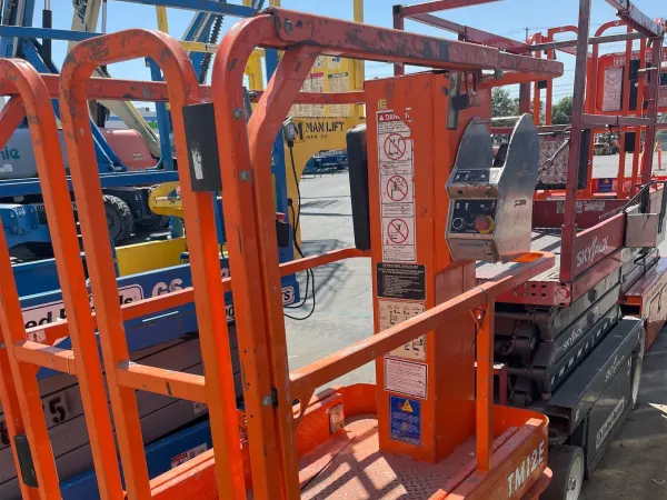 2019 Snorkel TM12E Self-Propelled One-Person