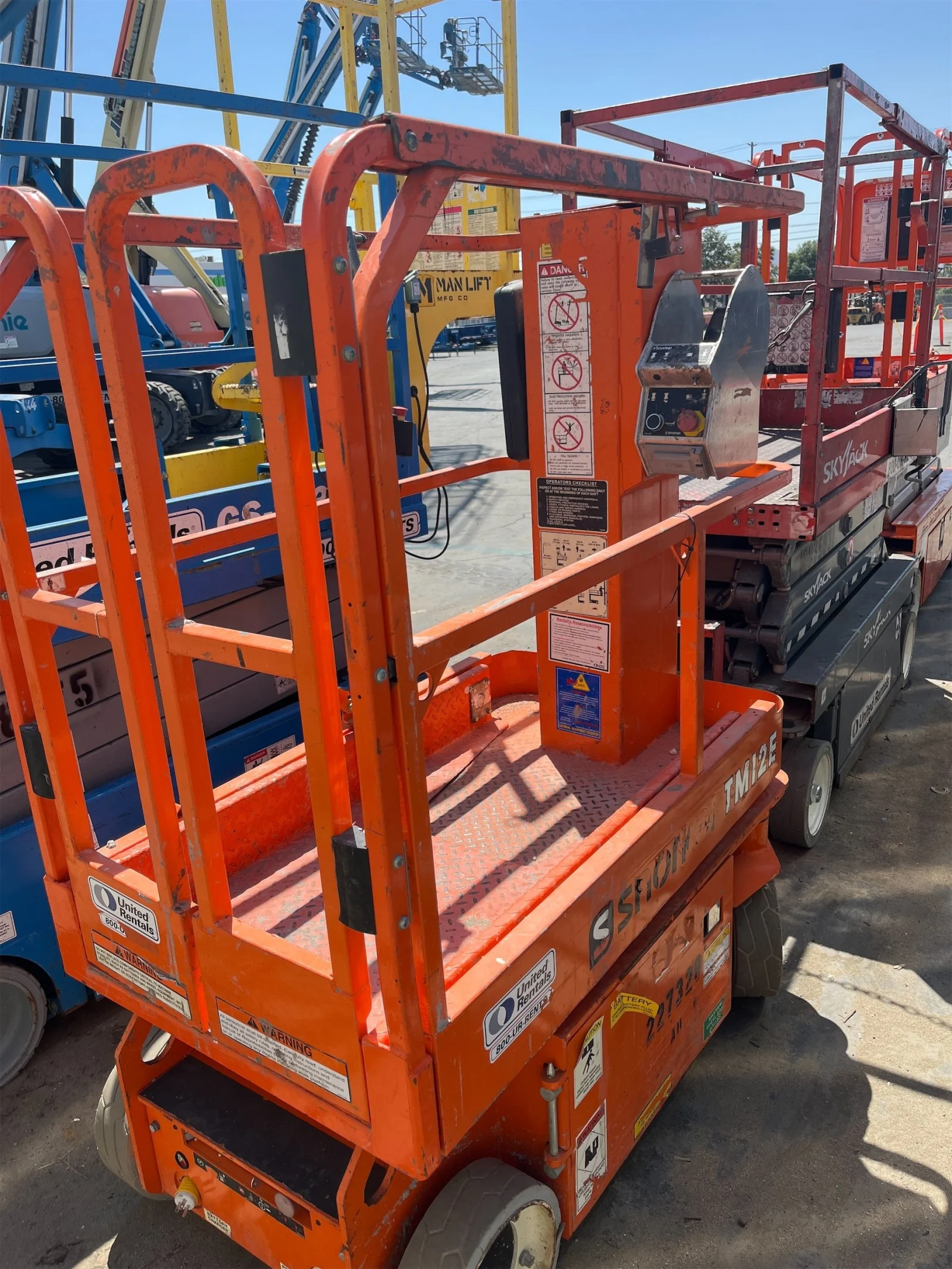 2019 Snorkel TM12E Self-Propelled One-Person