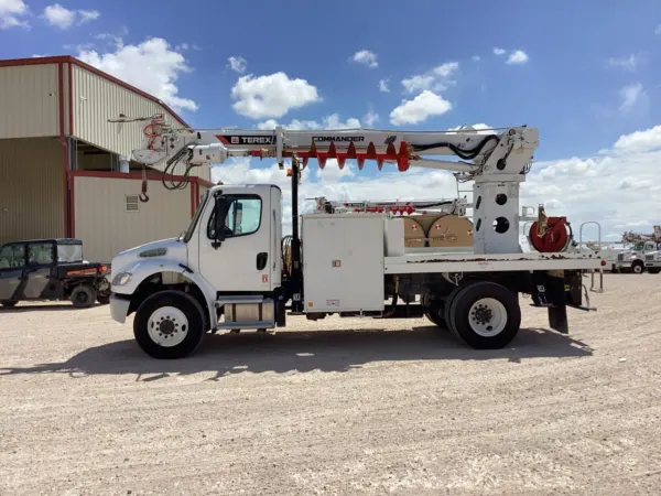 2019 Freightliner M2106
