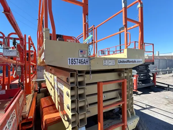2017 JLG 4069LE