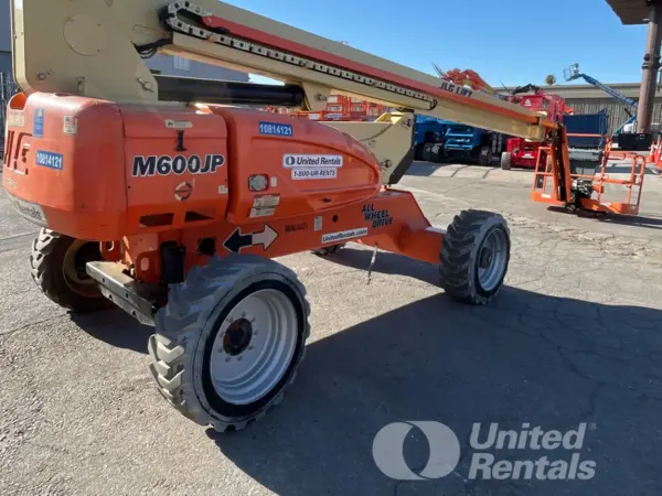 2018 JLG M600JP
