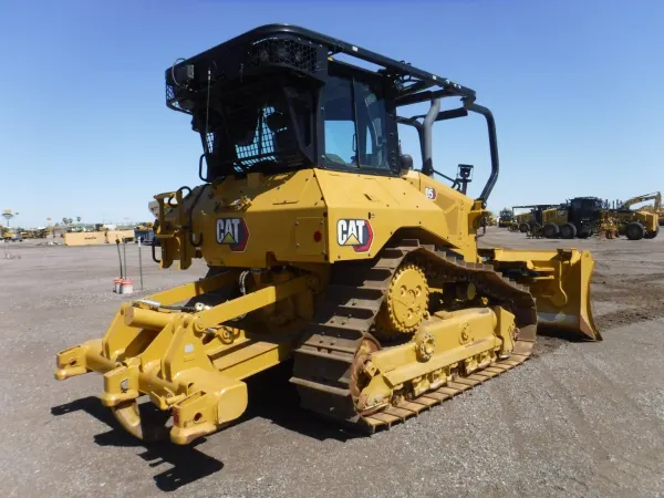 2024 Caterpillar D5-17VP