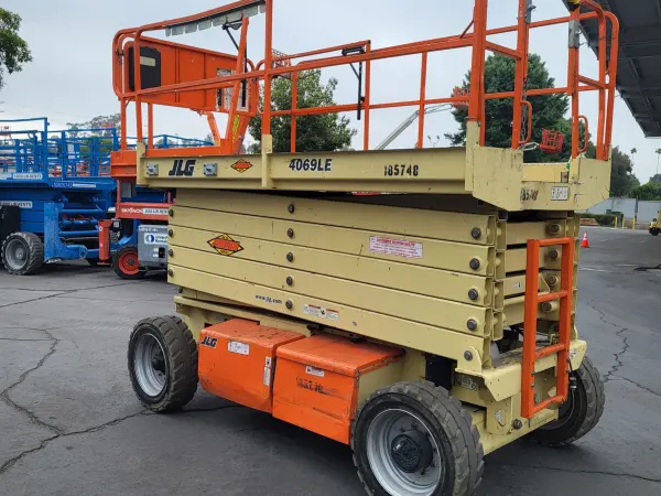 2017 JLG 4069LE