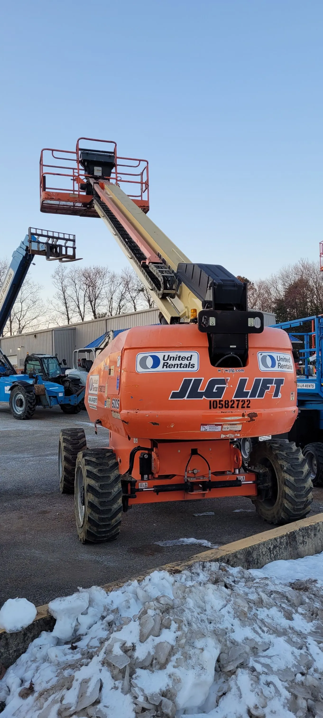 2017 JLG 600S