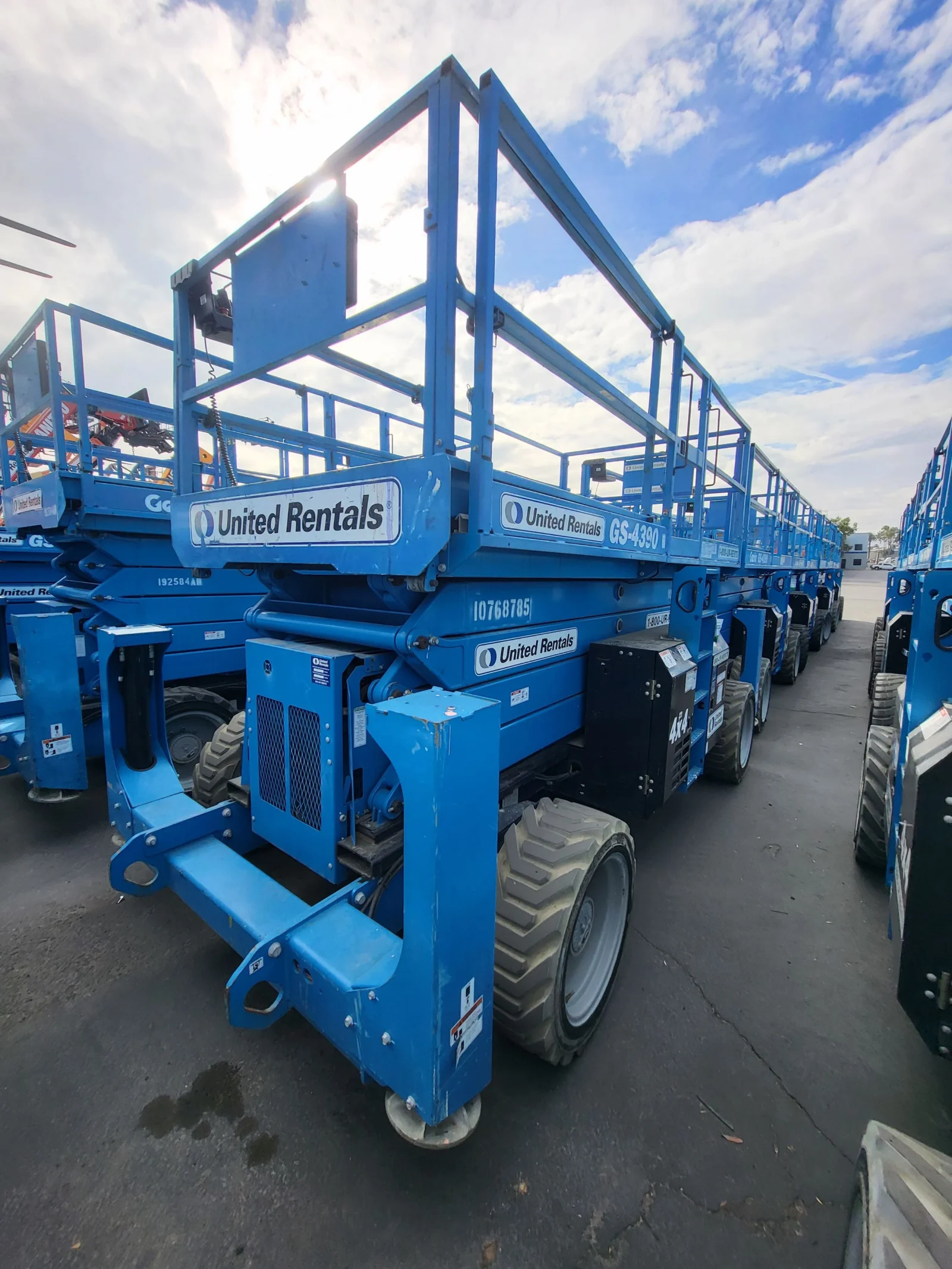 2018 Genie GS-4390-RT-Rough-Terrain